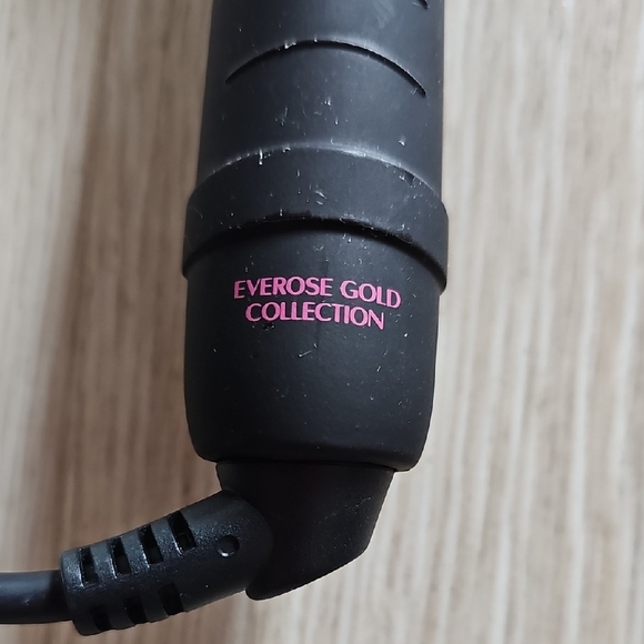 Bombay Hair 32mm 1.24 Black and Rose Gold Styling Tool - Picture 3 of 5